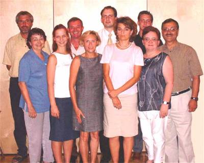 Der Vorstand 2001-2003 (v.l.n.r.): Klaus Lenz, Maria Heid, Katja Schulze-Berge, Hubert Rost, Ulrike Scholl, Joachim Greiff, Pia Winter, Michael Linder, Hannelore Zwierlein, Leonhard Sebastian