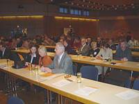 12. M�rz 2004: Unsere Delegierten versammeln sich, um die Kreistagsliste zu w�hlen. Konrad Heller, Joachim Greiff, Katja Schulze-Berge und Martin Binder erhalten hervorragende Ergebnisse.
