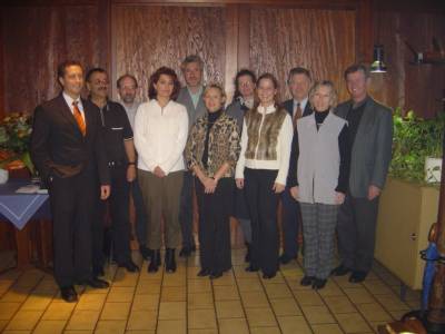 Der Vorstand 2003: (V.l.n.r.) Stephan Heller, Leonhard Sebastian, Norbert Schwarz, Pia Winter, Klaus Lenz, Ulrike Scholl, Michaela Heller, Katja Schulze-Berge, Konrad Heller, Marianne Schulze-Berge und Hubert Rost.